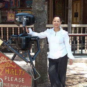 Meet your Posher, Yana